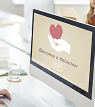 Adult signing up to be a volunteer online
